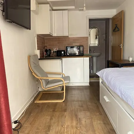 Deebas Divine Den Apartman Bristol
